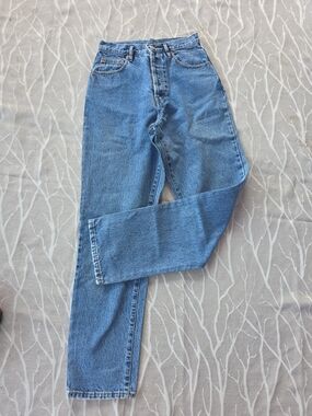 High-Rise Light Blue Women’s Jeans — Timeless Straight Fit